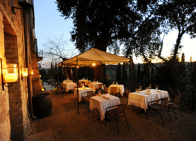 Laticastelli - Cena romántica en la terraza